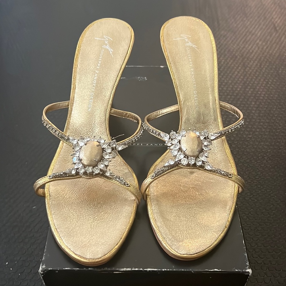 Giuseppe Zanotti gold heel